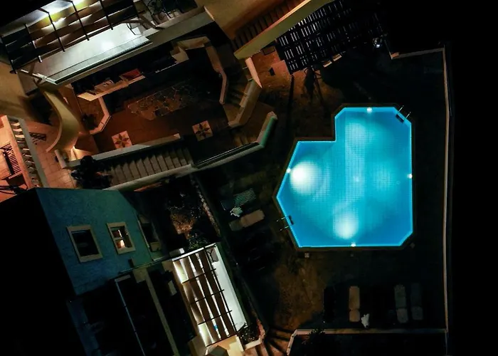 Sandika הרסוניסוס